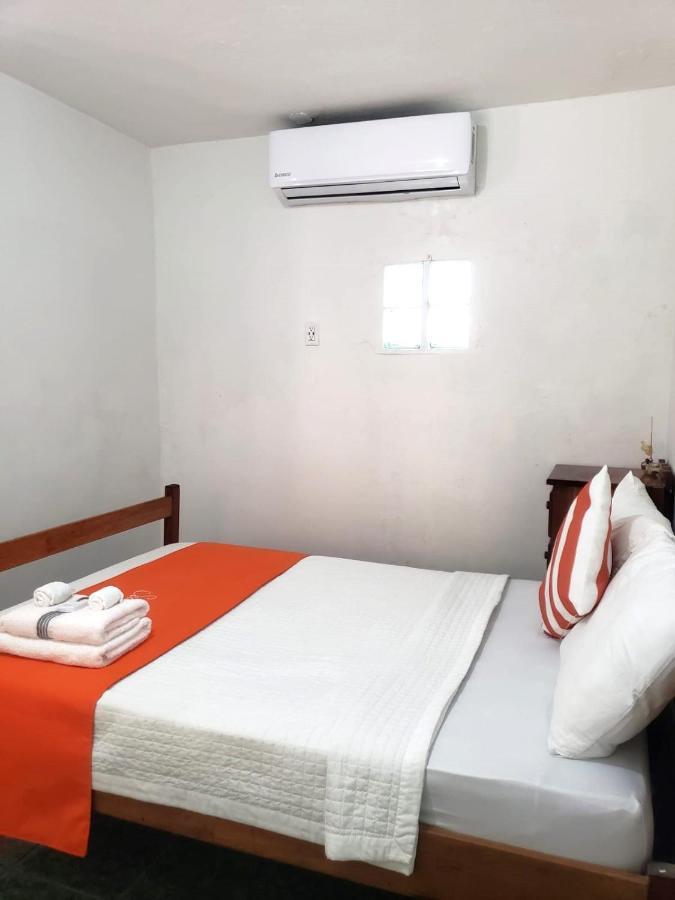 Beach Club Budget Rooms At Popeyes Caye Caulker Ngoại thất bức ảnh