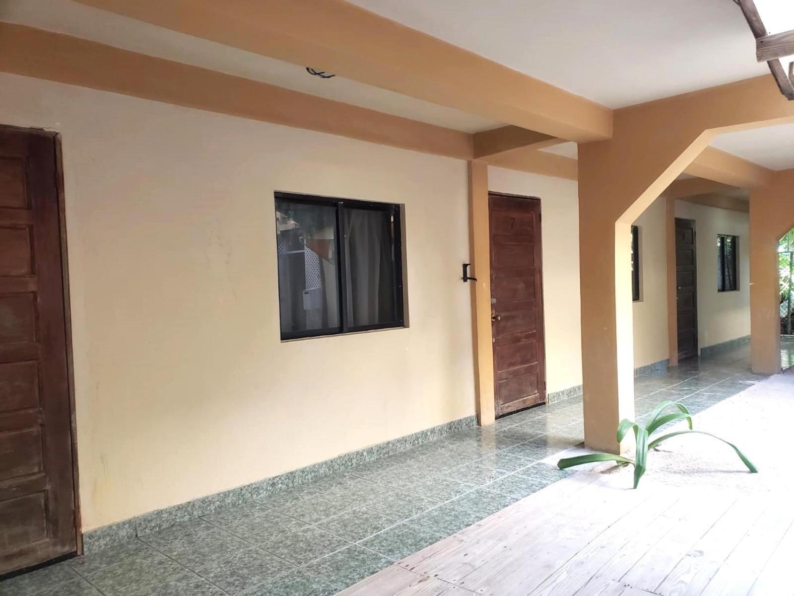 Beach Club Budget Rooms At Popeyes Caye Caulker Ngoại thất bức ảnh