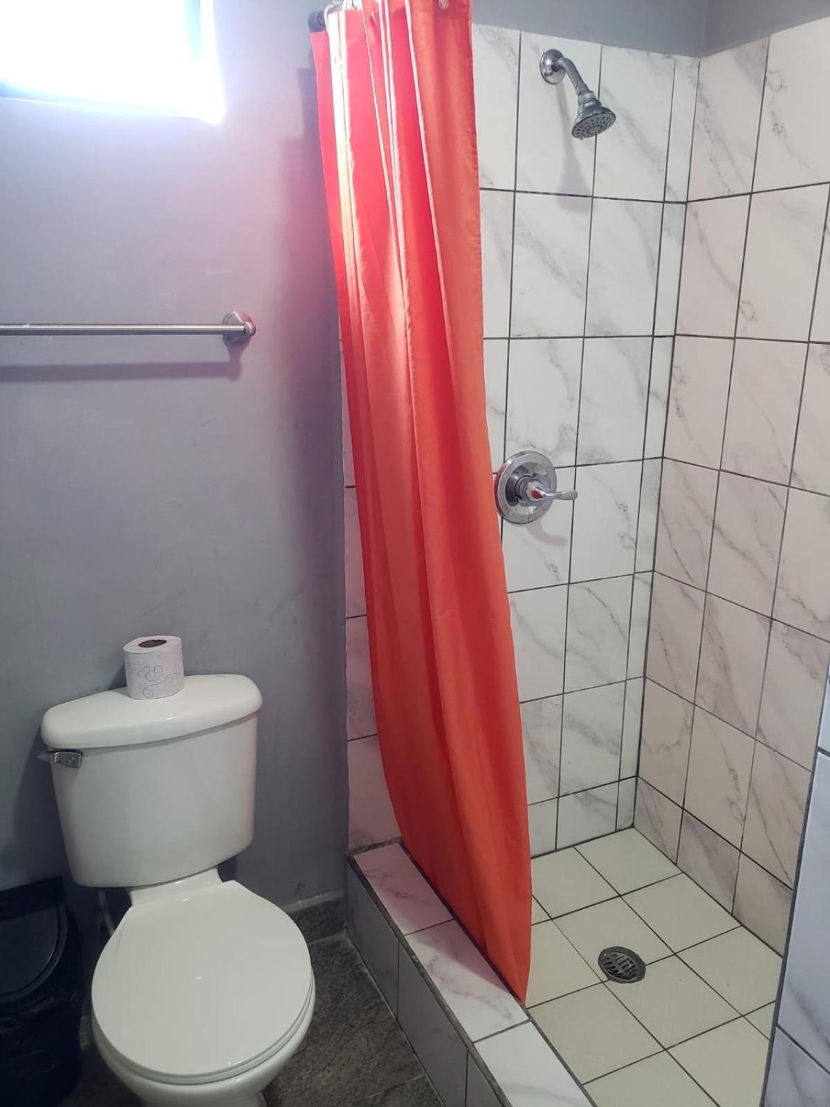 Beach Club Budget Rooms At Popeyes Caye Caulker Ngoại thất bức ảnh
