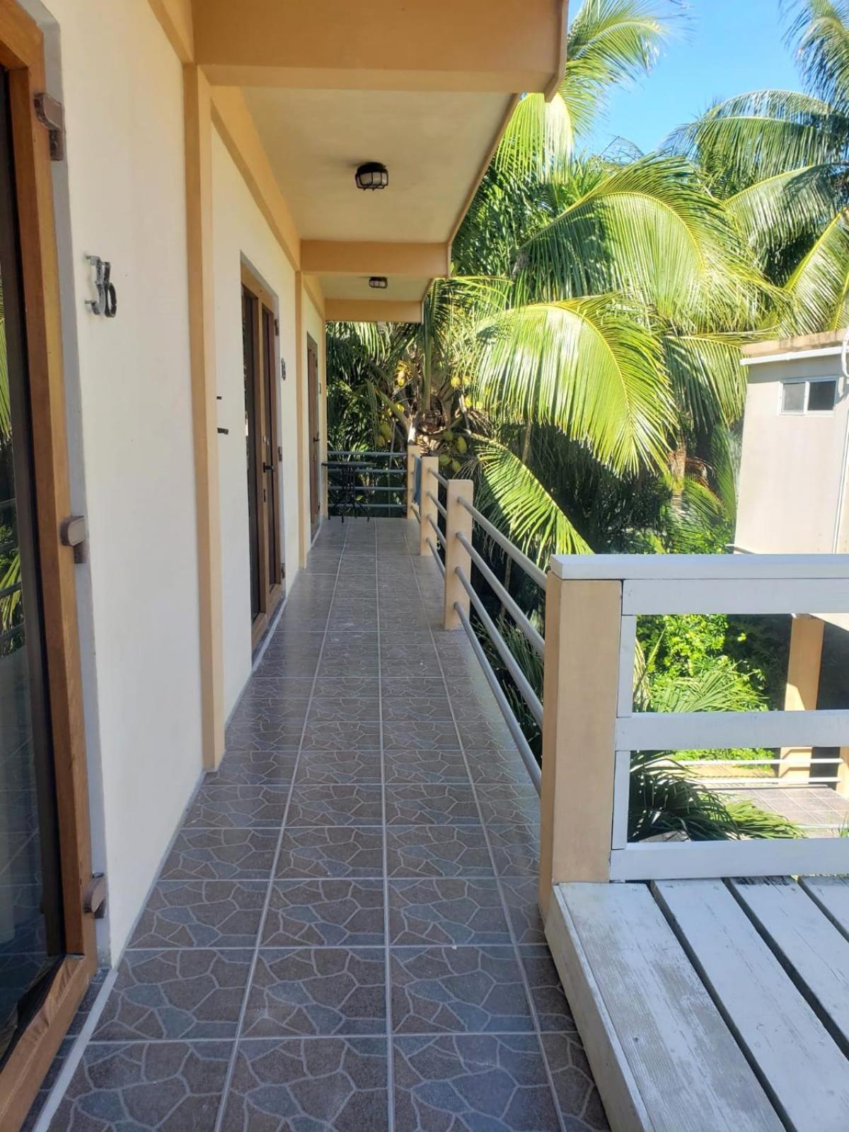 Beach Club Budget Rooms At Popeyes Caye Caulker Ngoại thất bức ảnh