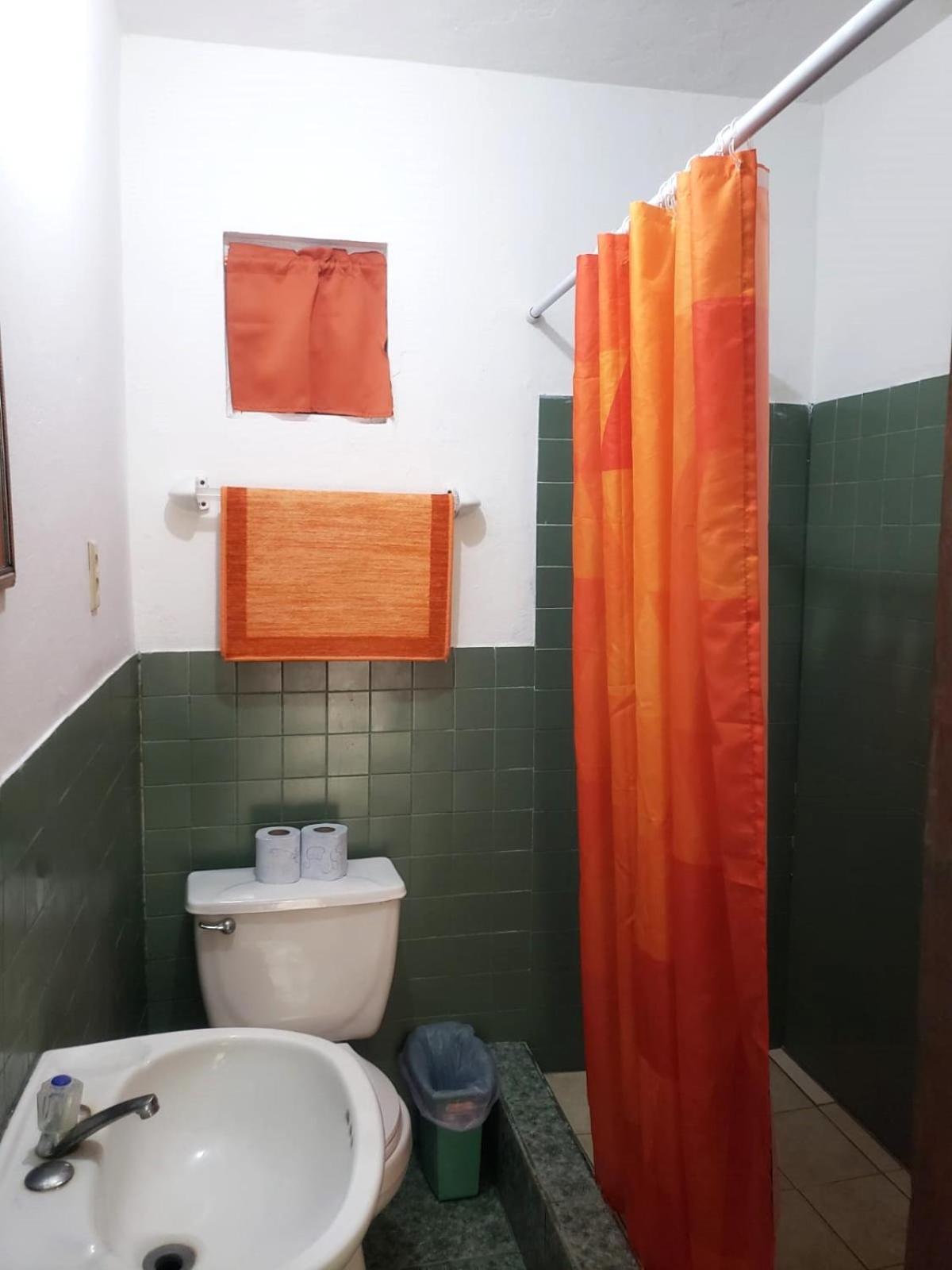 Beach Club Budget Rooms At Popeyes Caye Caulker Ngoại thất bức ảnh